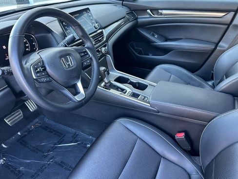 Used 2018 Honda Accord Sport image 11