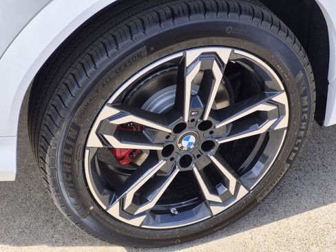 New 2026 BMW X2 xDrive28i w/ Technology Package AWD/4WD image 7