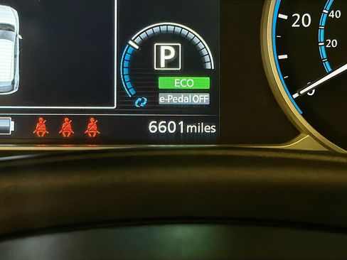 Used 2025 Nissan Leaf SV Plus FWD image 19