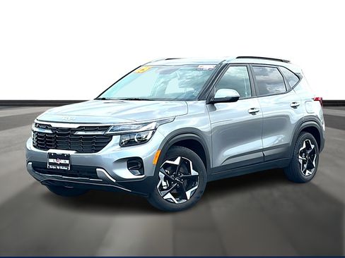 Used 2025 Kia Seltos S FWD image 1