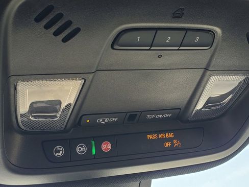 Used 2023 Chevrolet Traverse LT AWD/4WD image 29