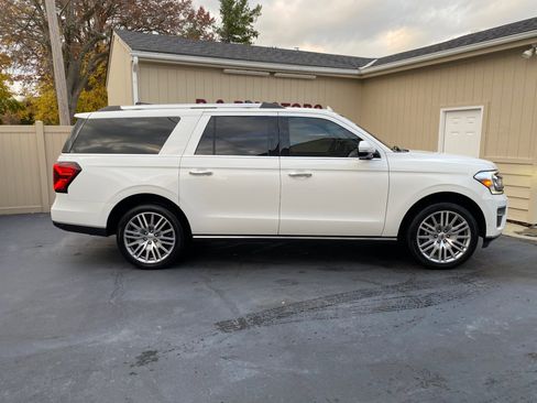 Used 2022 Ford Expedition Max Limited image 2