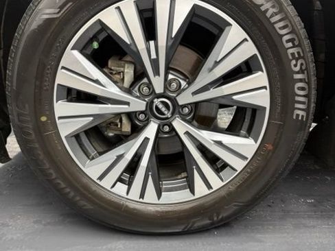 Used 2023 Nissan Rogue SV AWD/4WD image 43