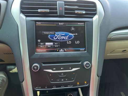 Used 2013 Ford Fusion SE FWD image 17