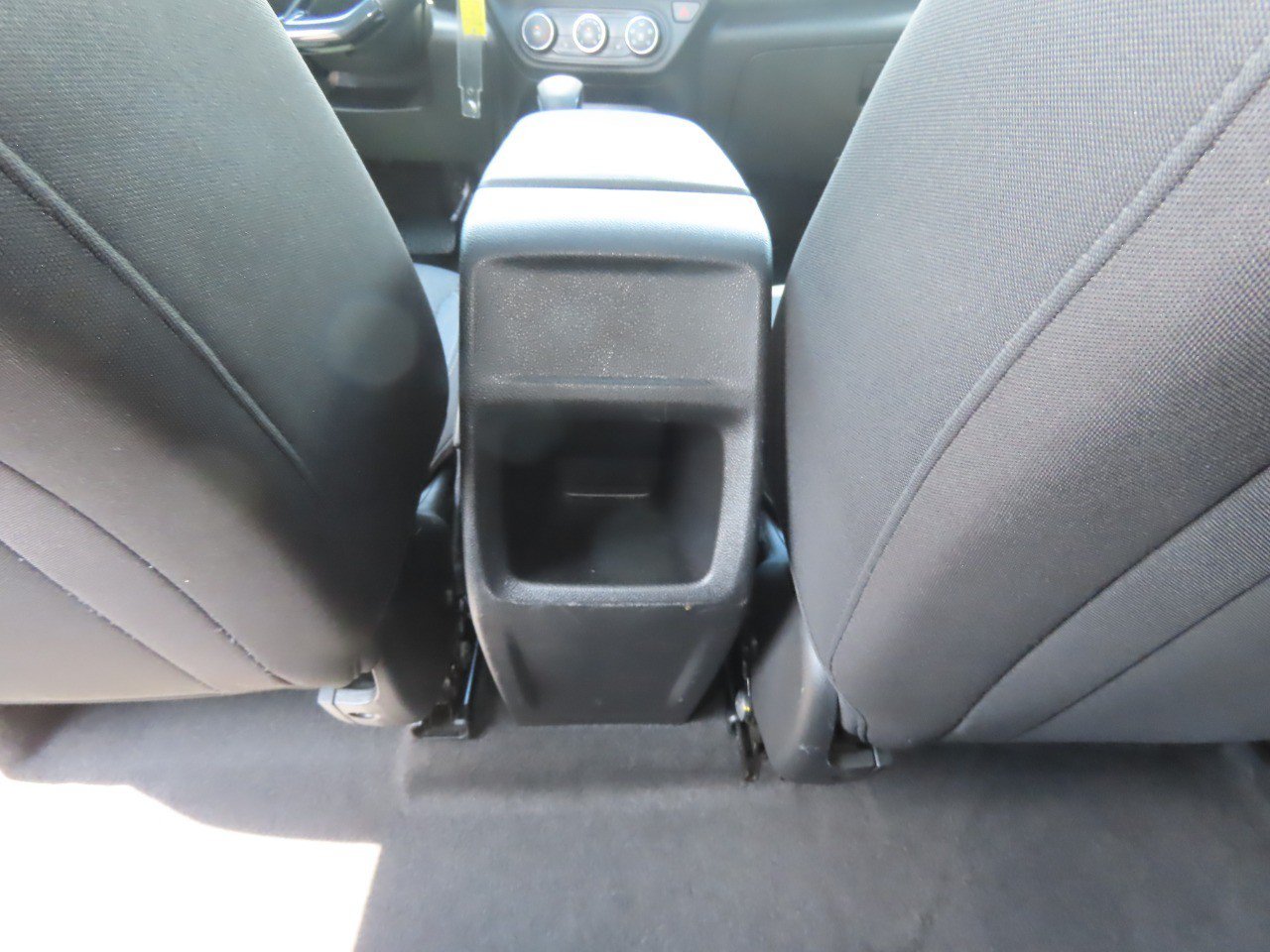 Used 2025 Chevrolet Trax RS w/ Sunroof Package FWD image 21