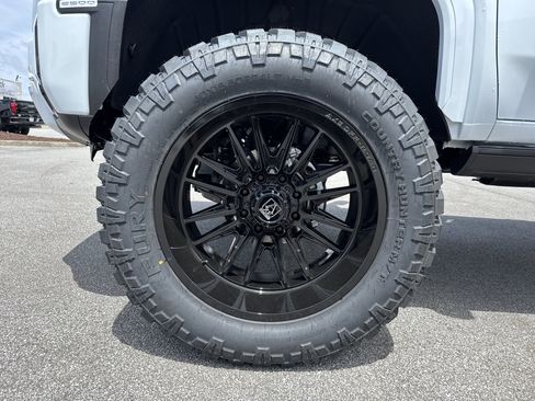 New 2026 GMC Sierra 2500 Denali Ultimate AWD/4WD image 13