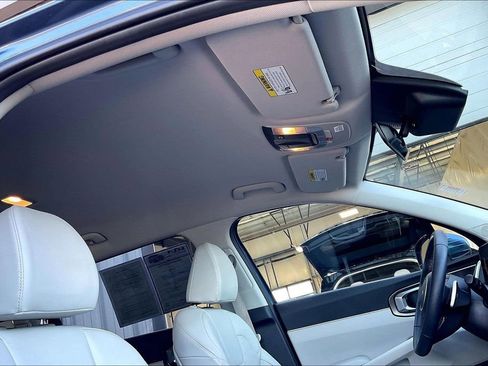 Used 2025 Kia Sorento EX image 22