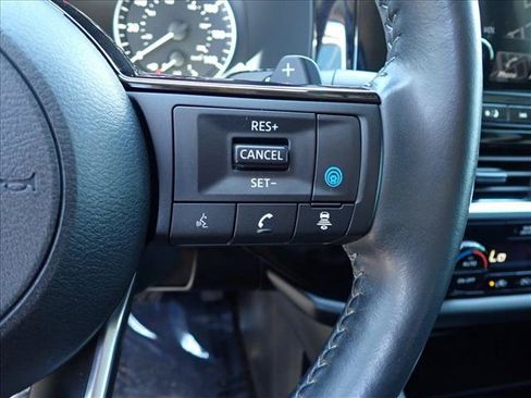 Used 2023 Nissan Pathfinder SL AWD/4WD image 15