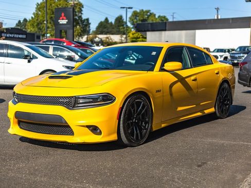 Used 2017 Dodge Charger R/T RWD image 4