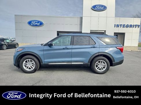 Used 2025 Ford Explorer Active AWD/4WD image 1