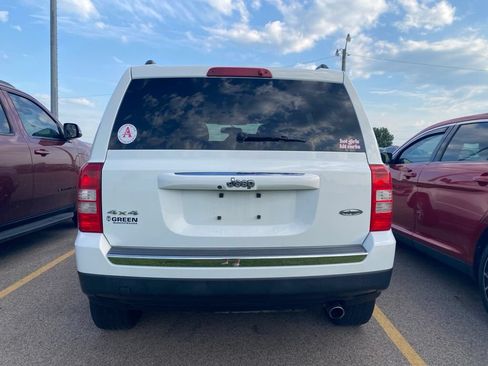 Used 2016 Jeep Patriot High Altitude AWD/4WD image 10