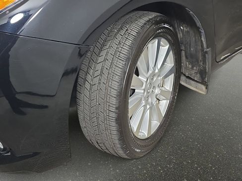 Used 2017 Toyota Sienna Limited Premium w/ Protection Package image 38