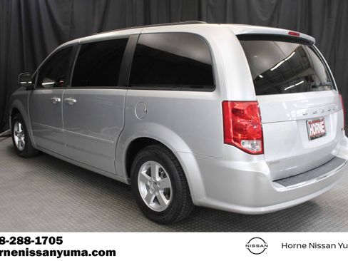 Used 2012 Dodge Grand Caravan SXT FWD image 16