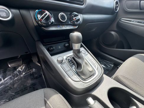 Used 2023 Hyundai Kona SEL AWD/4WD image 29