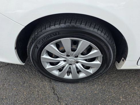 Used 2013 Toyota Corolla LE image 18