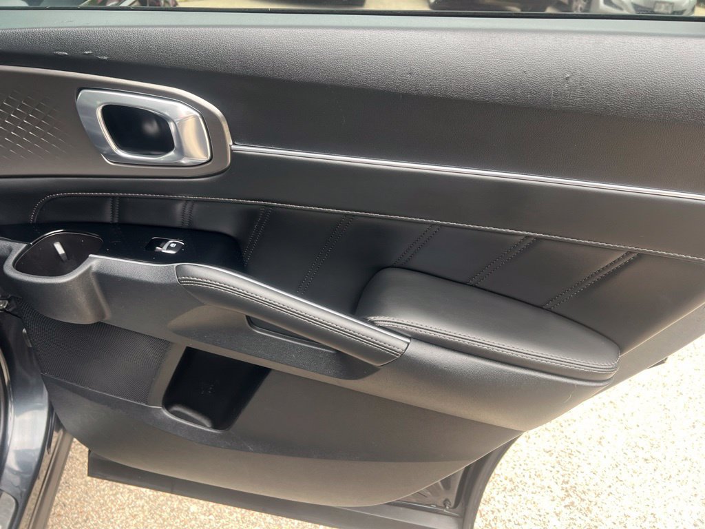 Certified 2023 Kia Sorento SX AWD/4WD image 18