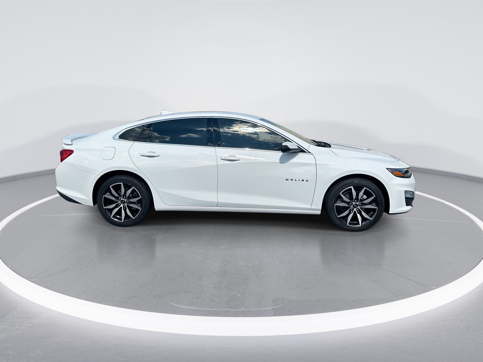 Used 2024 Chevrolet Malibu RS FWD image 10