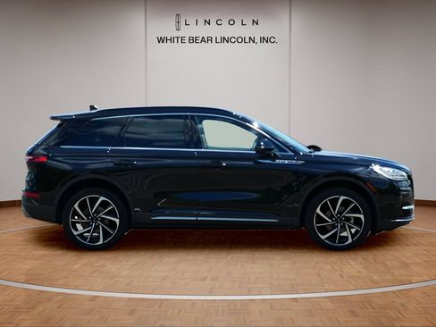 Used 2025 Lincoln Corsair Reserve w/ Equipment Group 202A AWD/4WD image 4