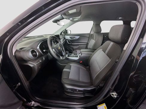 Used 2025 Chevrolet Blazer LT FWD image 13