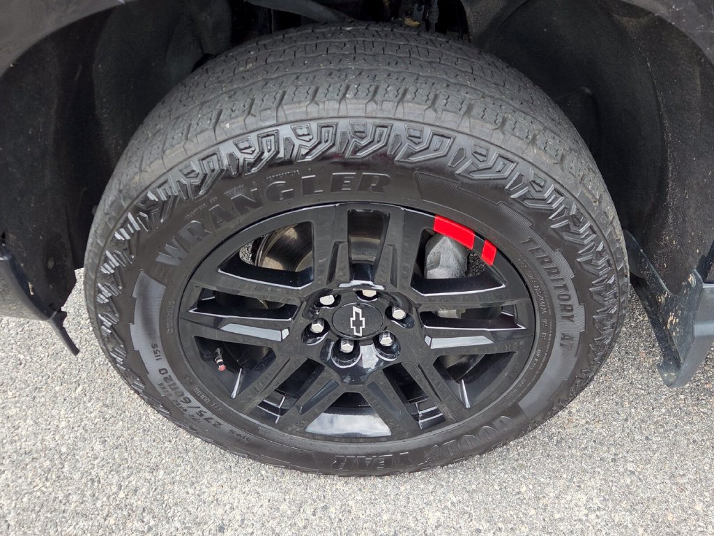 Used 2023 Chevrolet Silverado 1500 RST w/ Redline Edition AWD/4WD image 3