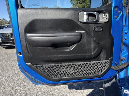 Used 2021 Jeep Wrangler Islander image 12