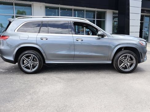 Used 2022 Mercedes-Benz GLS 450 4MATIC image 10