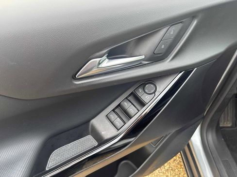 Used 2025 Chevrolet Equinox LT w/ Convenience Package II image 10