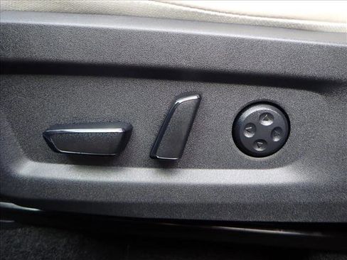 Used 2025 Nissan Murano Platinum w/ Cargo Package image 15