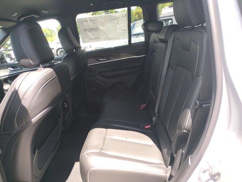 New 2026 Jeep Grand Cherokee Limited RWD image 15
