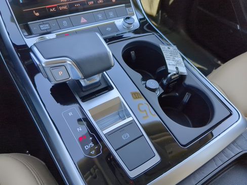 Used 2025 Audi Q7 2.0T Premium w/ Convenience Plus Package image 31