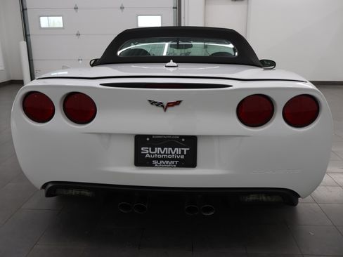Used 2005 Chevrolet Corvette Convertible w/ Preferred Equipment Group RWD image 21