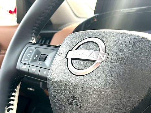 New 2026 Nissan Pathfinder Platinum image 21