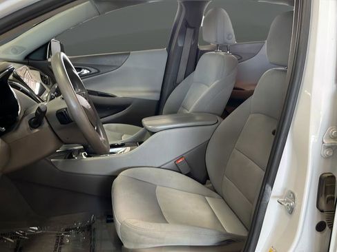 Used 2021 Chevrolet Malibu LT FWD image 9