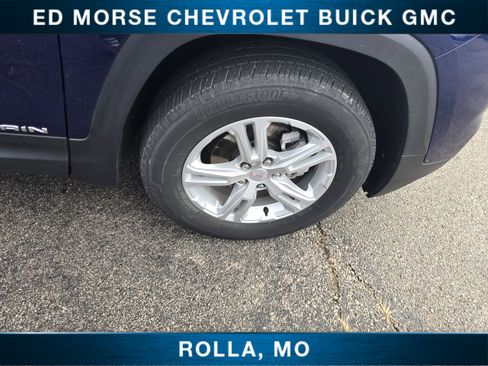 Used 2023 GMC Terrain SLE w/ Driver Convenience Package image 11