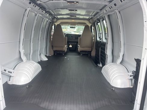 New 2026 GMC Savana 3500 w/ Driver Convenience Package RWD image 5