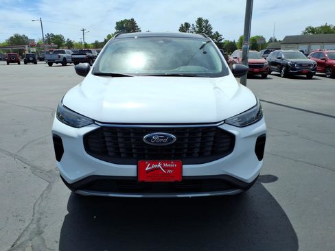 Used 2025 Ford Escape Active w/ Cold Weather Package AWD/4WD image 9
