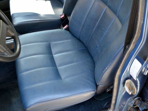 Used 1992 Volvo 240 Wagon RWD image 20