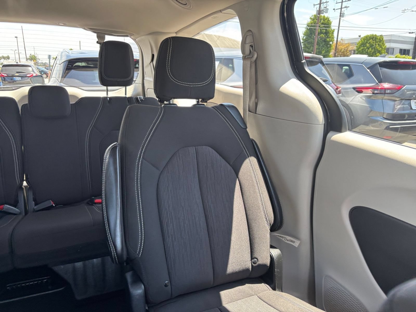 Used 2024 Chrysler Voyager LX FWD image 39