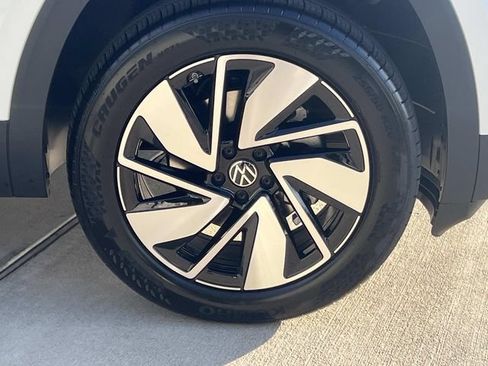 New 2026 Volkswagen Atlas SE FWD image 3