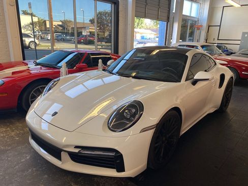 Used 2021 Porsche 911 Carrera AWD/4WD image 2
