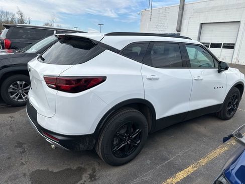 Used 2023 Chevrolet Blazer LT w/ Convenience Package image 2
