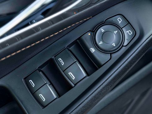 Used 2019 Chevrolet Traverse LT FWD image 36