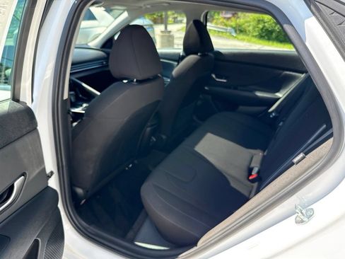 Used 2025 Hyundai Elantra SEL FWD image 24