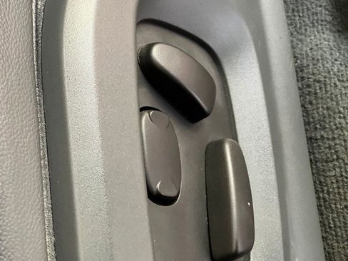 Used 2015 Land Rover Range Rover Evoque Dynamic image 17