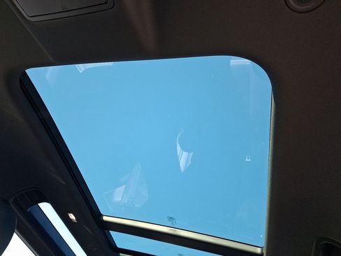 Used 2022 Land Rover Defender 90 X-Dynamic S image 23