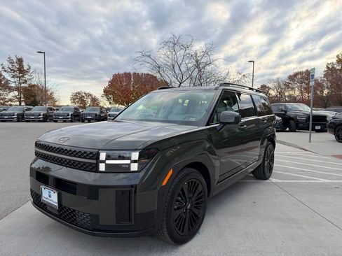 Used 2025 Hyundai Santa Fe Calligraphy image 3