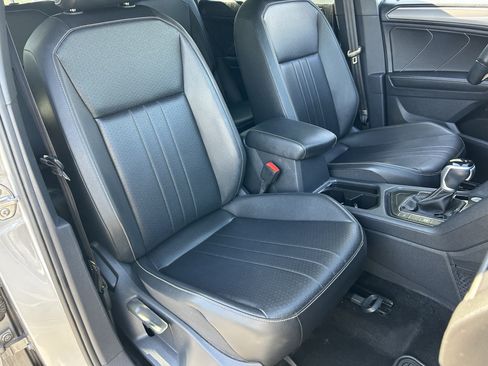 Used 2023 Volkswagen Tiguan SE R-Line FWD image 8