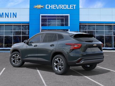New 2026 Chevrolet Trax LT w/ LT Convenience Package FWD image 4