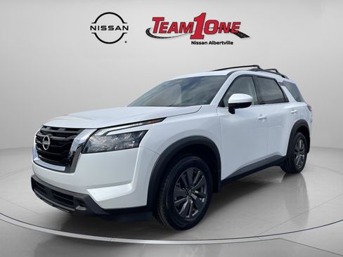 New 2025 Nissan Pathfinder SV image 4