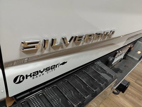 Used 2025 Chevrolet Silverado 2500 LT w/ Convenience Package image 16